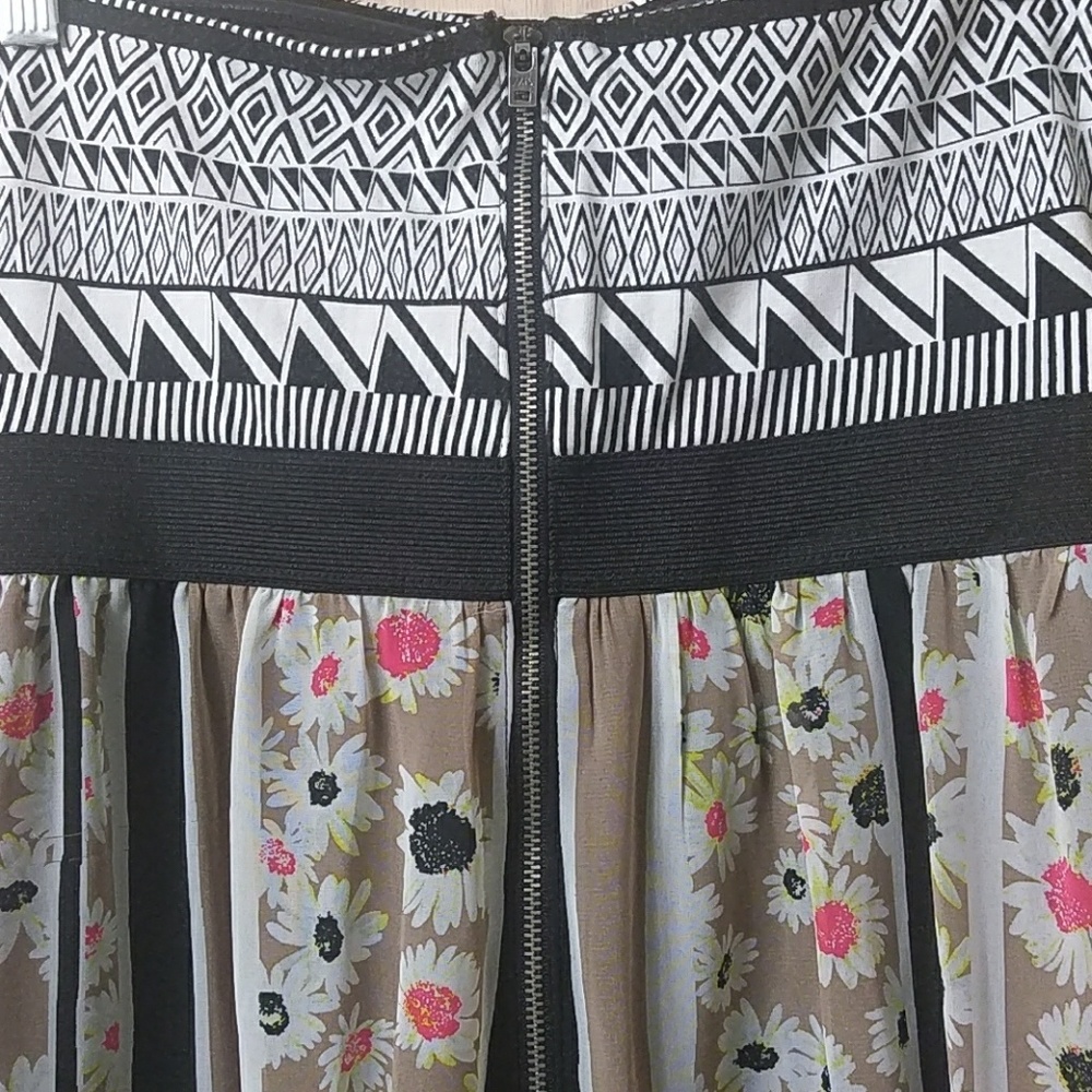 Asymmetrical pattern mix - Picture 4 of 7